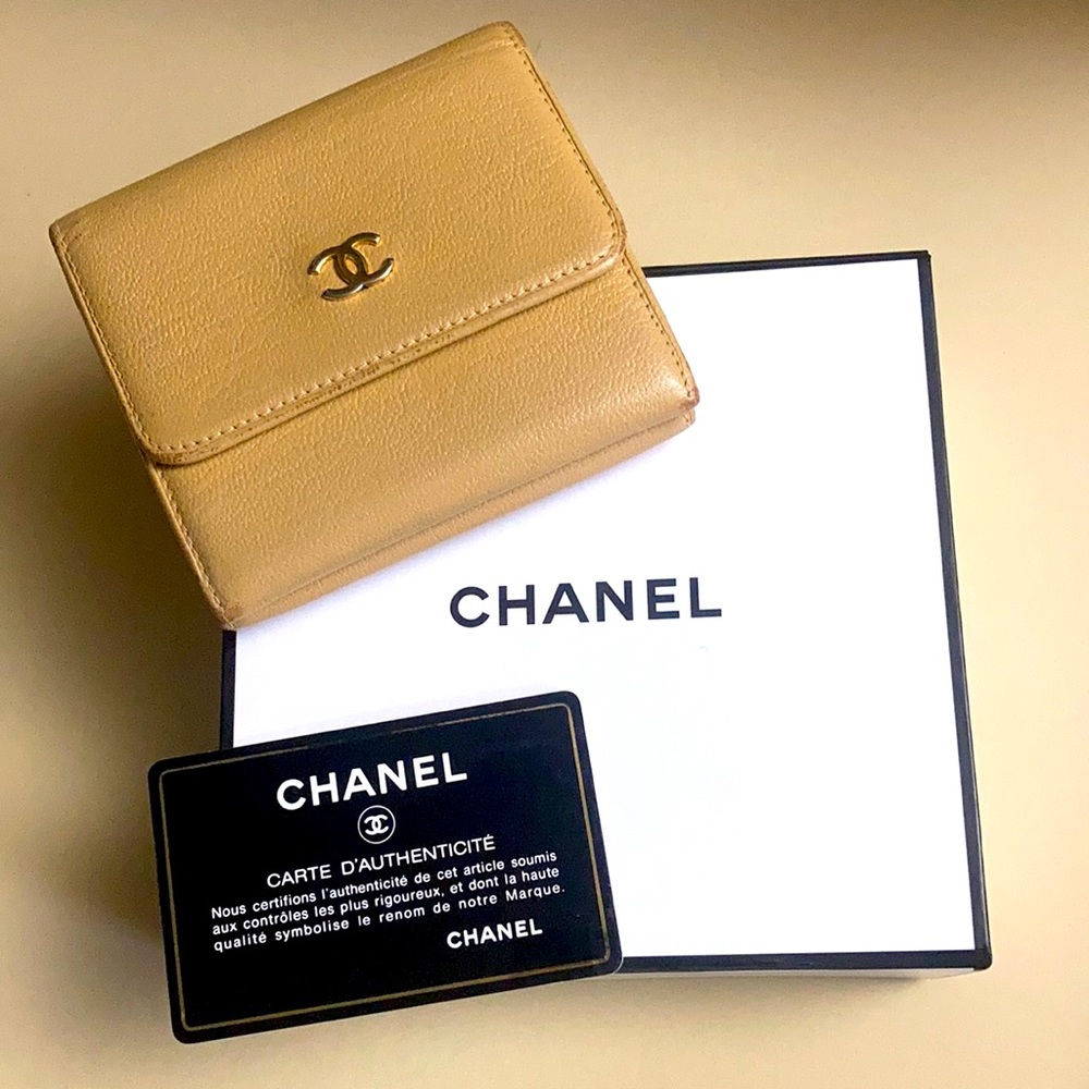 CHANEL COCO Double sided button wallet leather beige preloved woman logo CC GHW